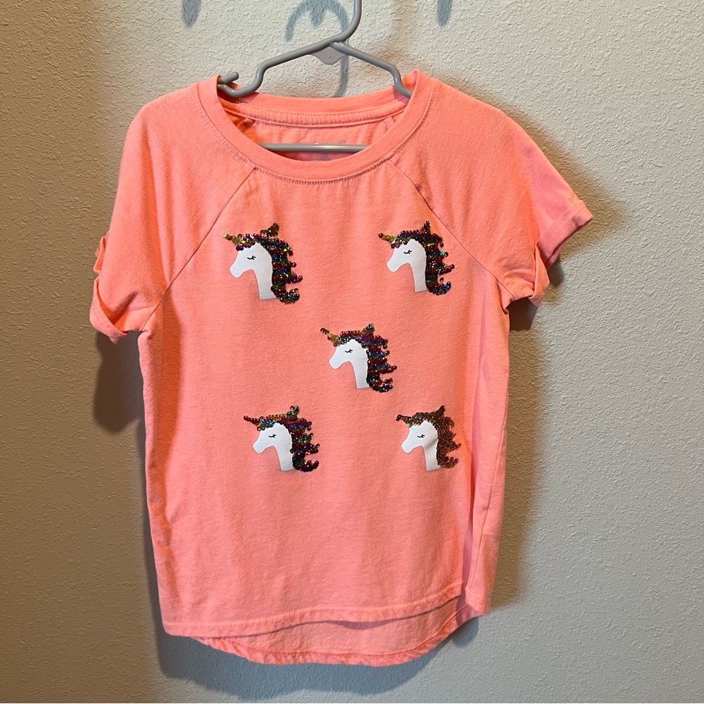 Cat & Jack size m (7/8) peach tee with flip sequin unicorn details